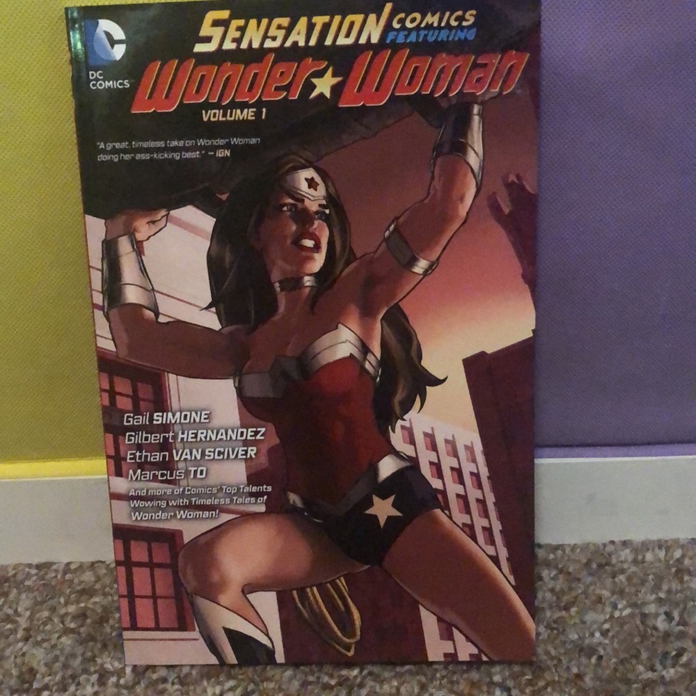 DC Comics Wonder Woman comic book, Volume 1, like new condition